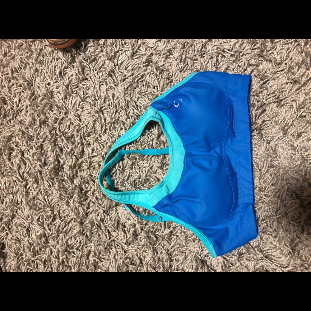 Sports bra